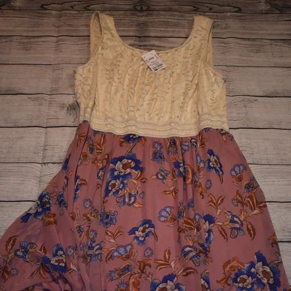 Dresses | Floral And Lace Midi Dress Size 3x Nwt | Poshmark
